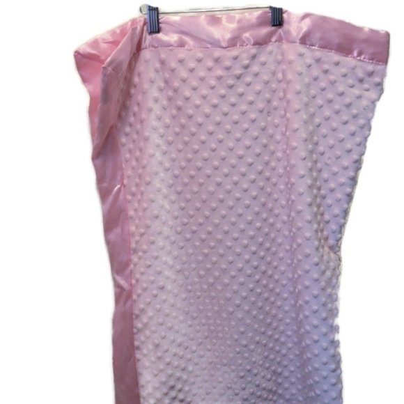 Nursery Rhyme Belk Pink Plush Bumpy Blanket - Picture 6 of 6